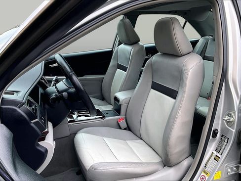 Used 2013 Toyota Camry XLE FWD image 10