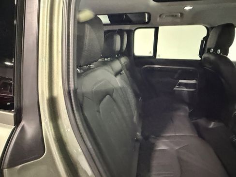 Used 2022 Land Rover Defender 110 S image 44