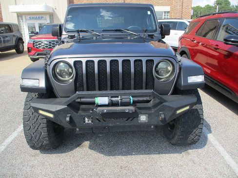 Used 2019 Jeep Wrangler Sport AWD/4WD image 2