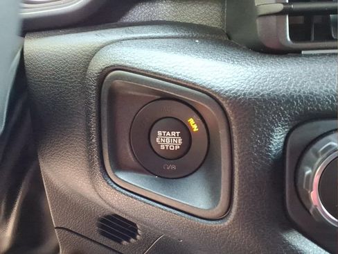 Used 2024 Jeep Gladiator Sport AWD/4WD image 9