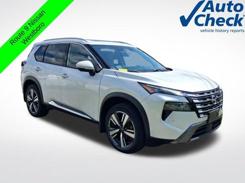 Used 2024 Nissan Rogue SL w/ SL Premium Package AWD/4WD image 2