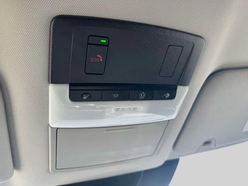 Used 2022 Nissan Pathfinder SL AWD/4WD image 30
