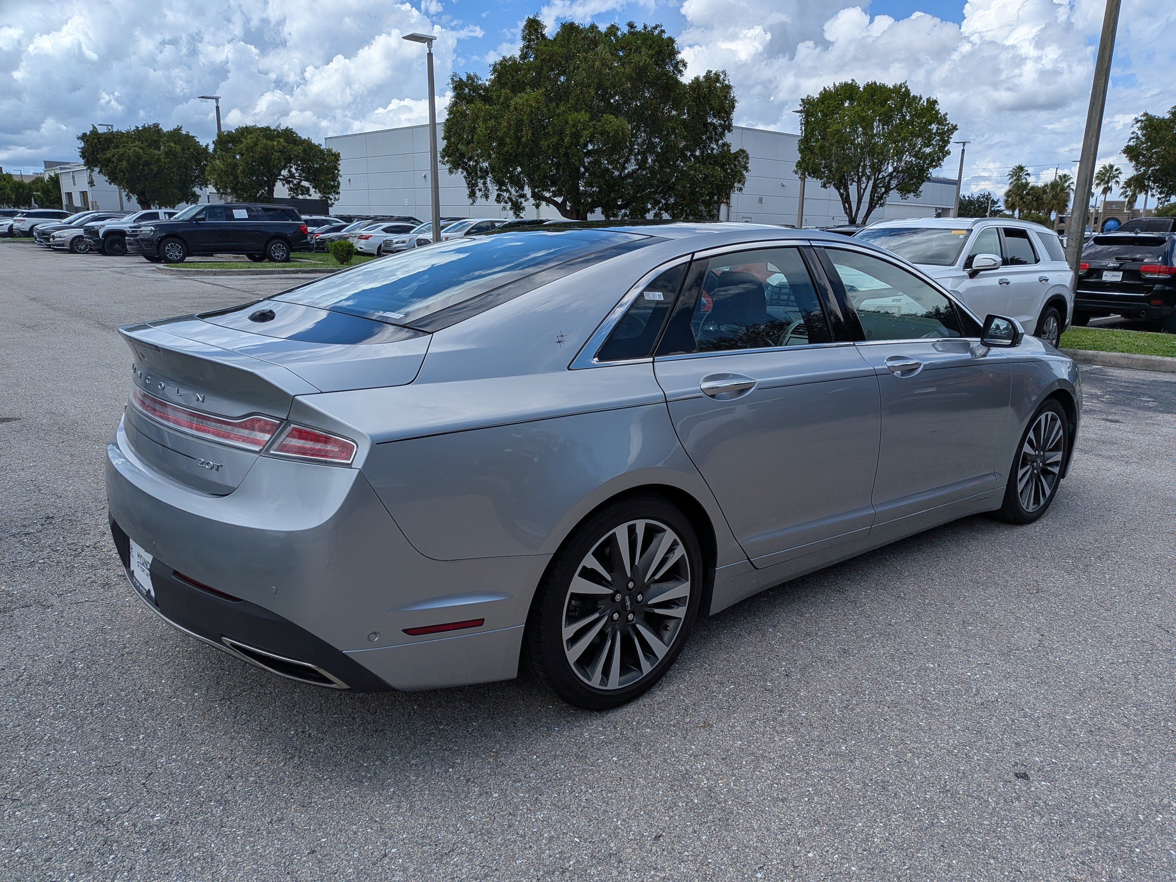 Used 2020 Lincoln MKZ Reserve w/ Elements Package FWD image 4