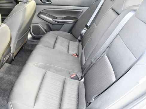 Used 2024 Nissan Altima 2.5 SV FWD image 46