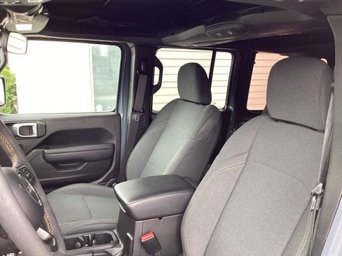 Used 2024 Jeep Wrangler Unlimited AWD/4WD image 22