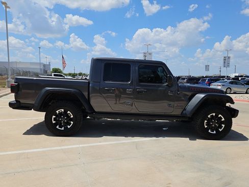 Used 2021 Jeep Gladiator Rubicon AWD/4WD image 2
