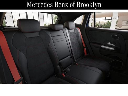 Used 2025 Mercedes-Benz GLA 35 AMG 4MATIC image 5