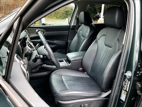 Used 2023 Kia Sorento S w/ Panoramic Sunroof Package image 8