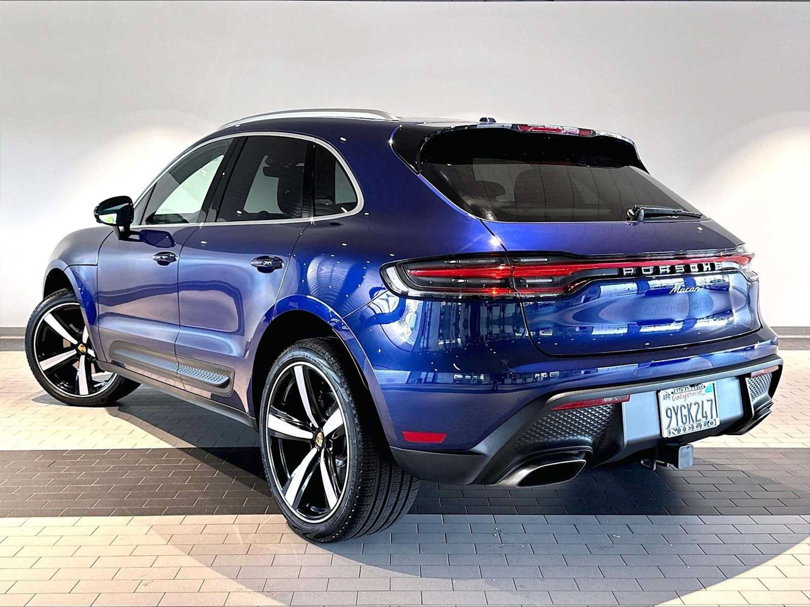 Used 2026 Porsche Macan AWD/4WD image 3