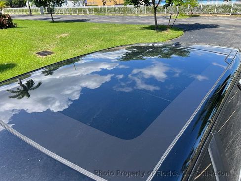 Used 2015 Land Rover Discovery Sport HSE Luxury image 27