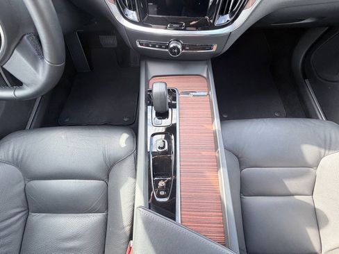 Used 2025 Volvo V60 B5 Cross Country Plus AWD/4WD image 13