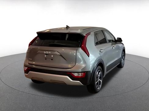 Used 2026 Kia Niro LX FWD image 8
