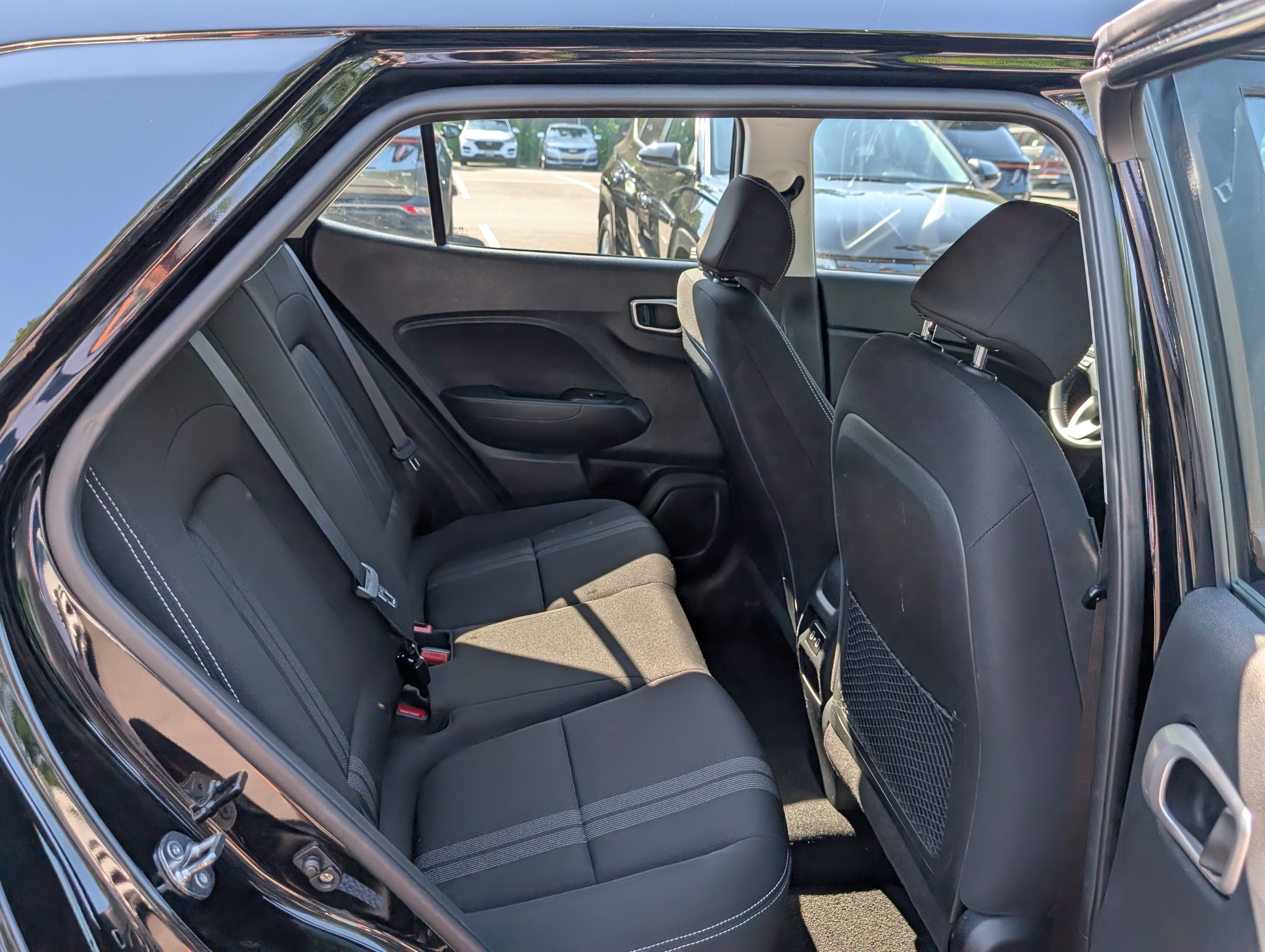 Used 2024 Hyundai Venue SEL FWD image 15