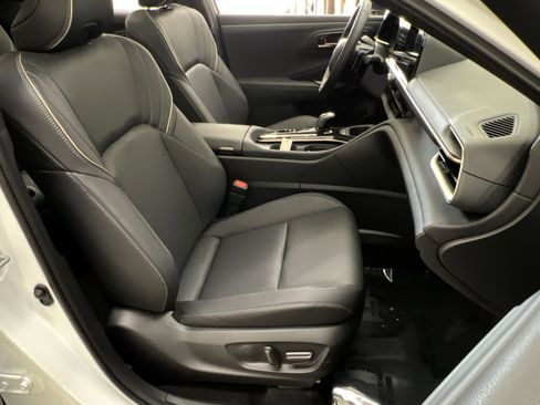 Used 2026 Toyota Crown Platinum AWD/4WD image 26