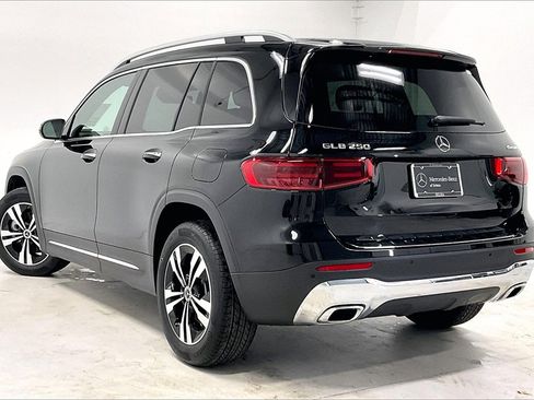 New 2025 Mercedes-Benz GLB 250 4MATIC image 12