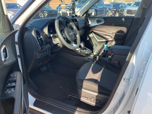 Used 2025 Kia Soul S image 7