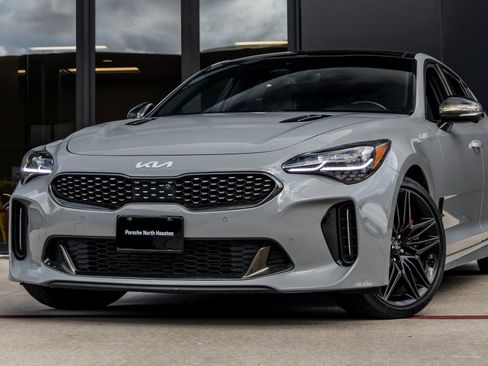 Used 2022 Kia Stinger GT2 image 3