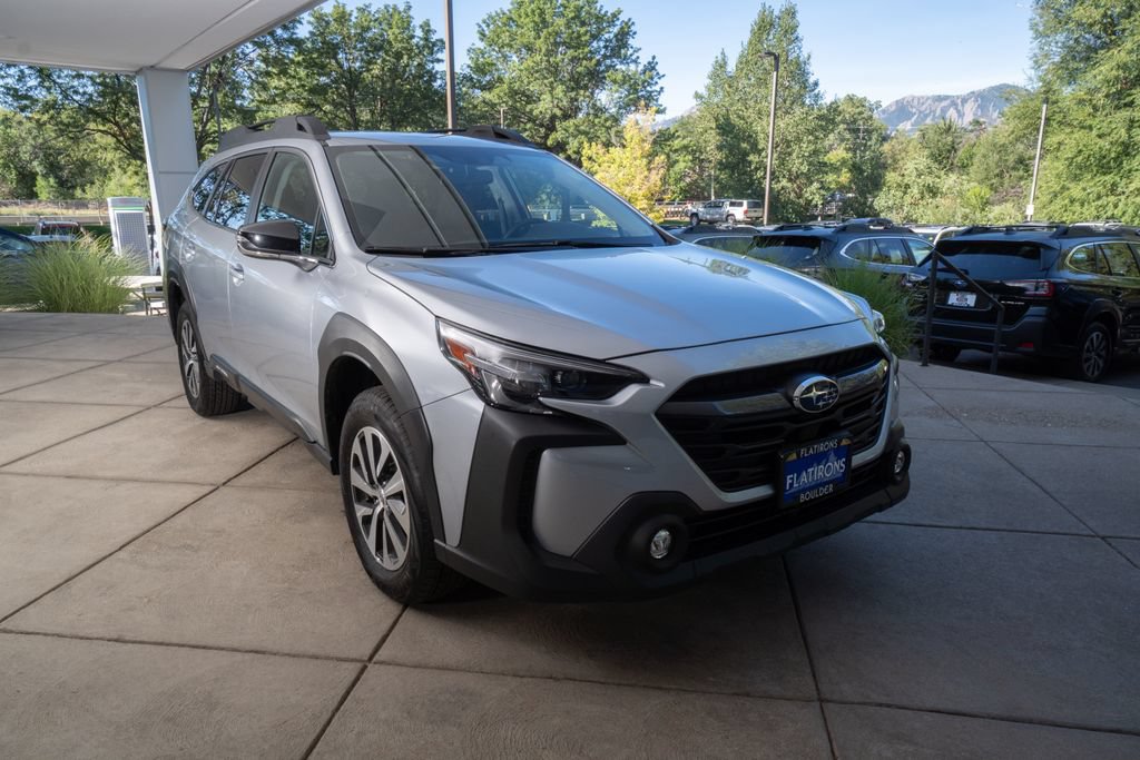 Certified 2025 Subaru Outback Premium AWD/4WD image 2