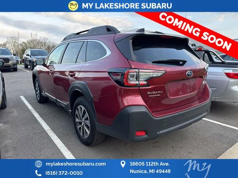 Certified 2025 Subaru Outback Premium AWD/4WD image 4