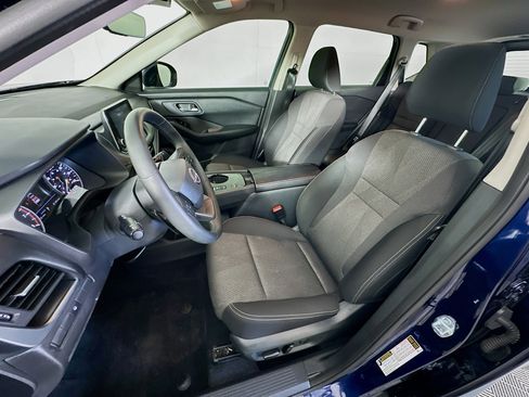Used 2025 Nissan Rogue SV image 13