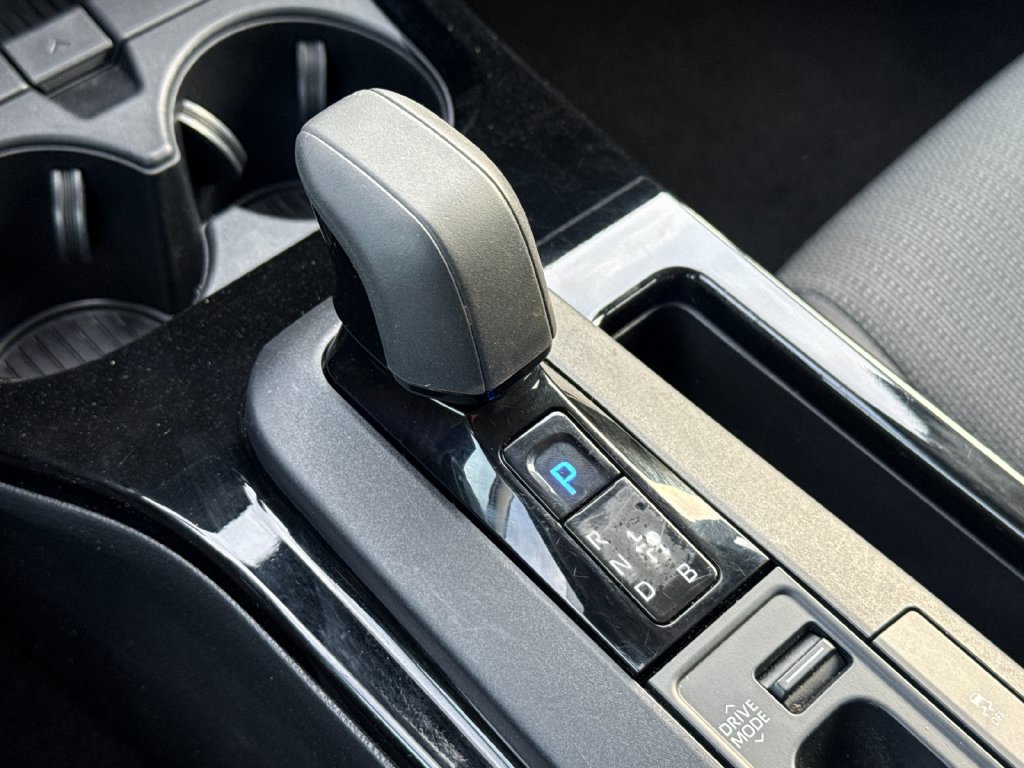 Certified 2025 Toyota Prius LE FWD image 22