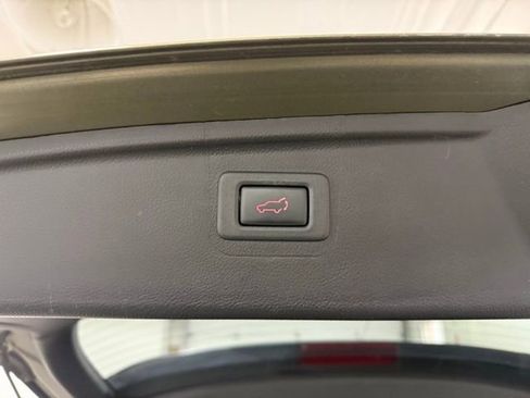 Used 2019 Subaru Outback 3.6R Touring w/ Popular Package #3A image 8