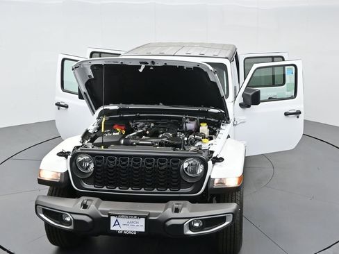 New 2025 Jeep Gladiator Sport image 28