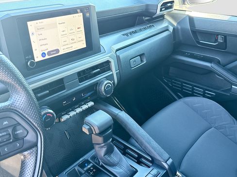 Used 2025 Toyota Tacoma SR5 image 25