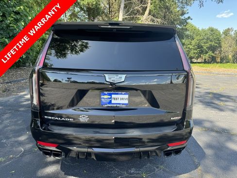 Used 2023 Cadillac Escalade V image 4