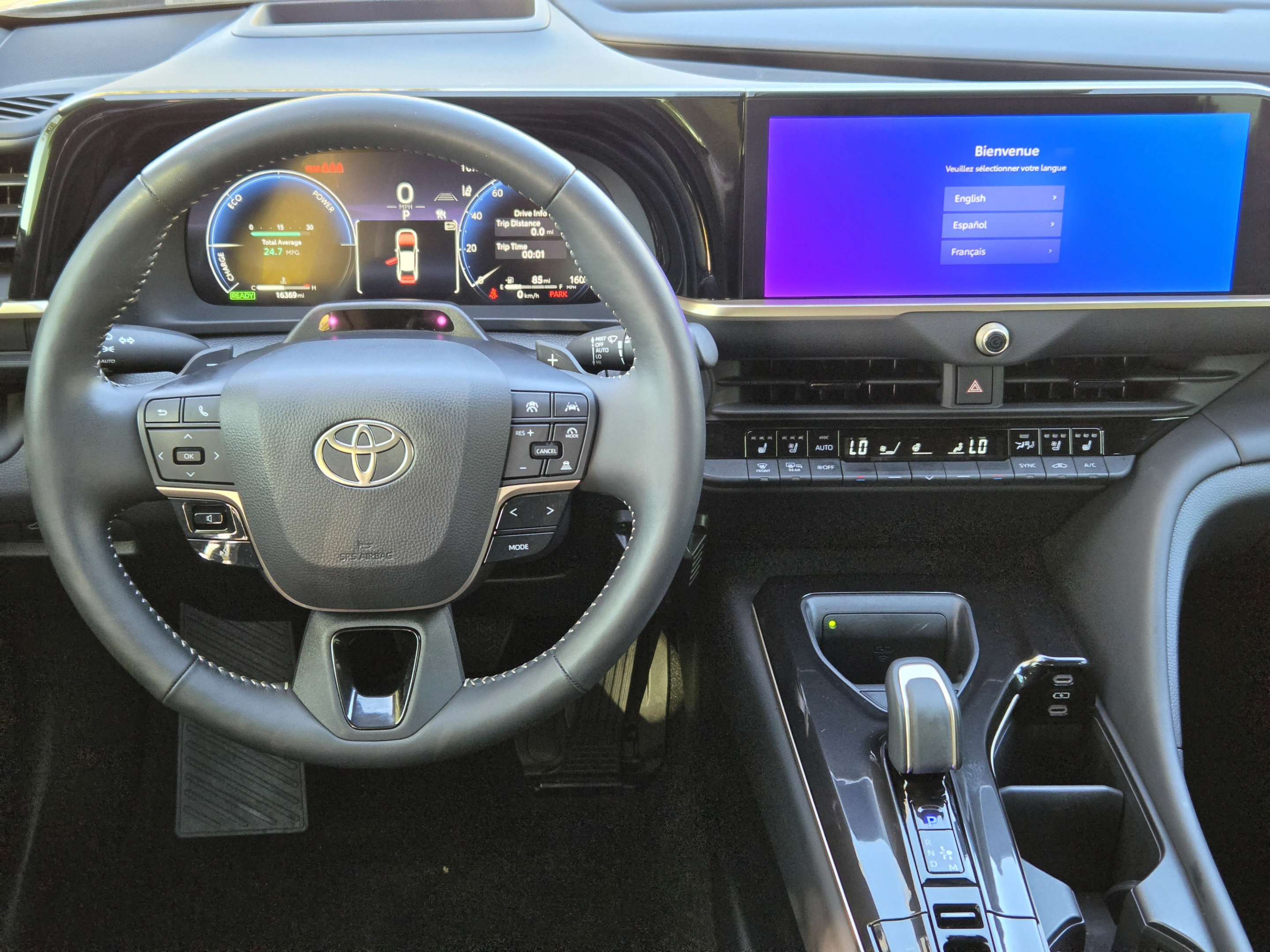 Used 2026 Toyota Crown Platinum AWD/4WD image 25