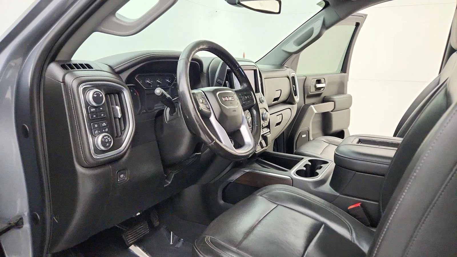 Used 2019 GMC Sierra 1500 SLT w/ SLT Premium Plus Package AWD/4WD image 17