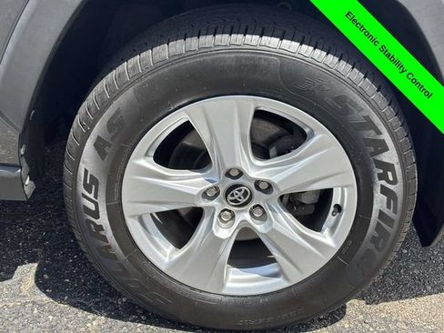 Used 2020 Toyota RAV4 XLE AWD/4WD image 31
