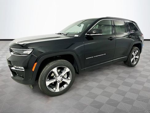 New 2025 Jeep Grand Cherokee Limited w/ Luxury Tech Group II AWD/4WD image 23