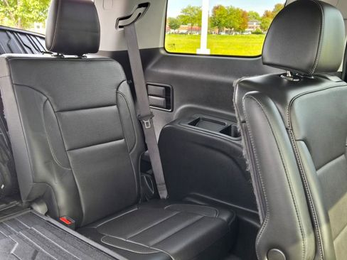 Used 2020 GMC Acadia SLT image 17