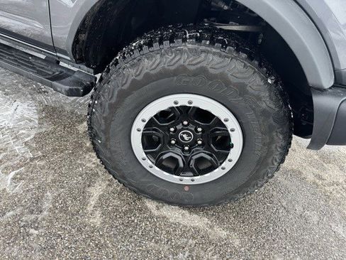 Used 2023 Ford Bronco Badlands image 35