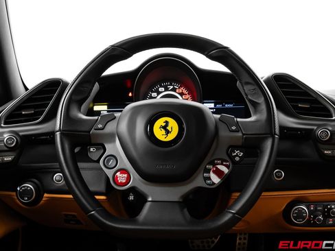 Used 2019 Ferrari 488 GTB RWD image 30