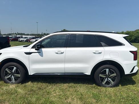 Used 2022 Kia Sorento S FWD image 3