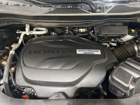 Used 2019 Honda Pilot Touring image 8