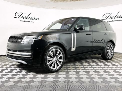 Used 2023 Land Rover Range Rover Long Wheelbase SE AWD/4WD image 3