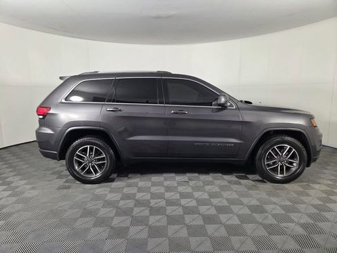 Used 2020 Jeep Grand Cherokee Laredo w/ Laredo X Package RWD image 4