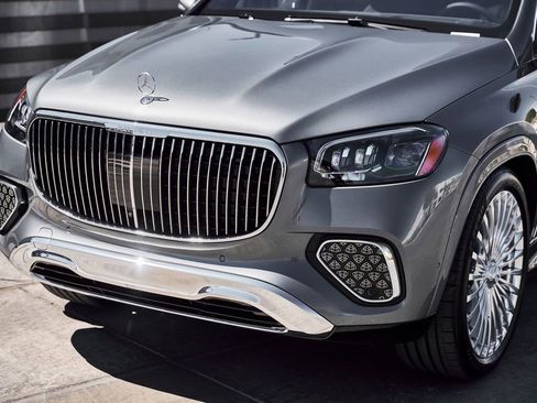 Used 2026 Mercedes-Benz Maybach GLS 600 4MATIC image 5