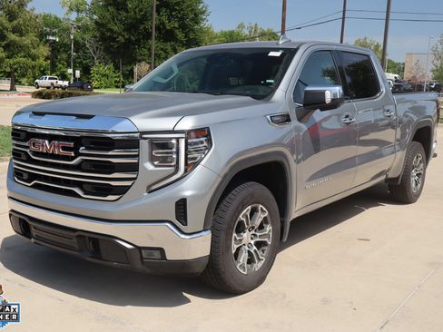 Used 2025 GMC Sierra 1500 SLT AWD/4WD image 8