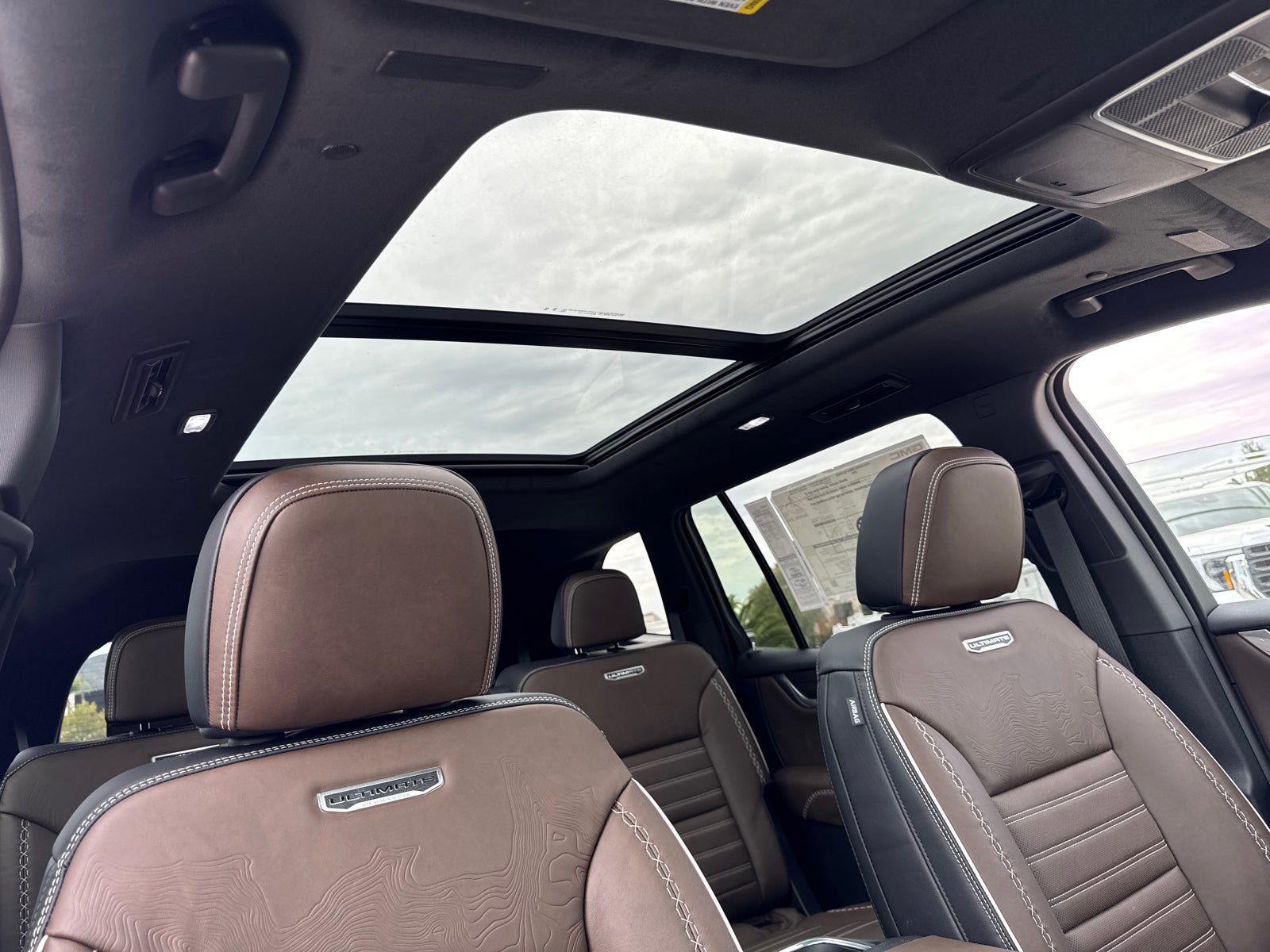 Used 2026 GMC Acadia Denali Ultimate w/ LPO, Floor Liner Package AWD/4WD image 17