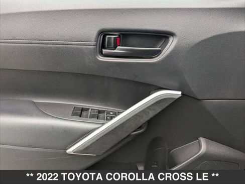 Used 2022 Toyota Corolla Cross LE w/ Moonroof Package AWD/4WD image 10