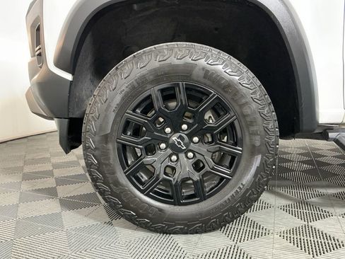 Used 2024 Chevrolet Colorado Trail Boss w/ Technology Package AWD/4WD image 27