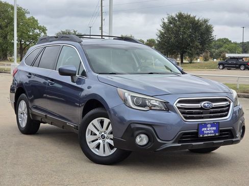 Used 2018 Subaru Outback 2.5i Premium AWD/4WD image 2