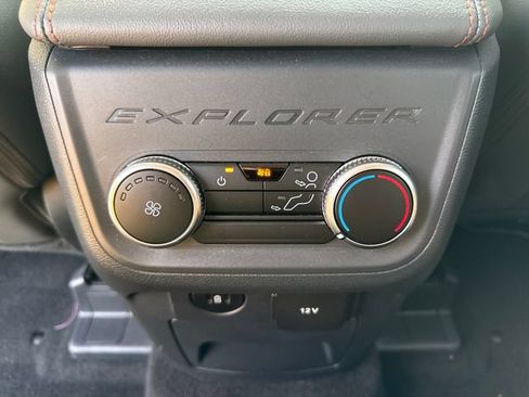 Used 2025 Ford Explorer Active w/ Active Comfort Package AWD/4WD image 23