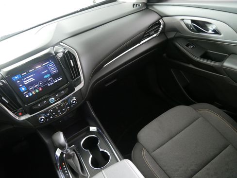 Used 2021 Chevrolet Traverse LT AWD/4WD image 11