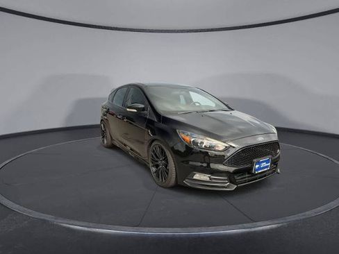 Certified 2018 Ford Focus ST w/ Equipment Group 402A FWD image 2