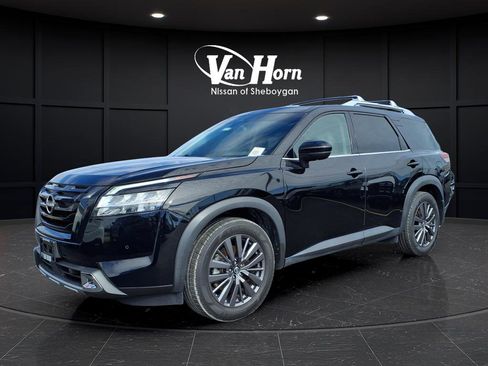 Used 2022 Nissan Pathfinder SL w/ SL Premium Package image 6